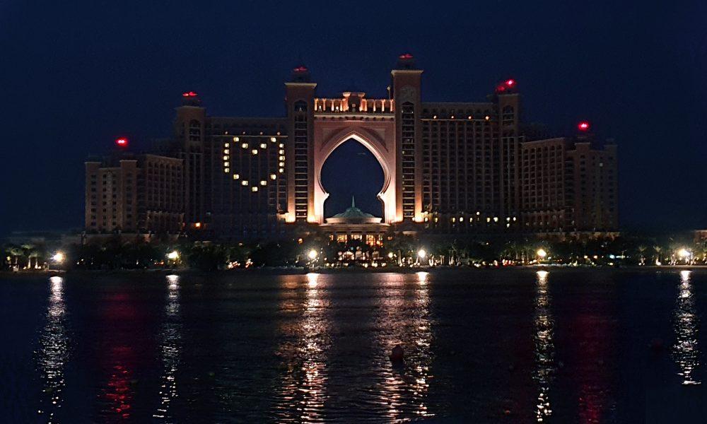 Hotelurile din Dubai își arată solidaritatea cu comunitățile afectate de pandemia de Coronavirus